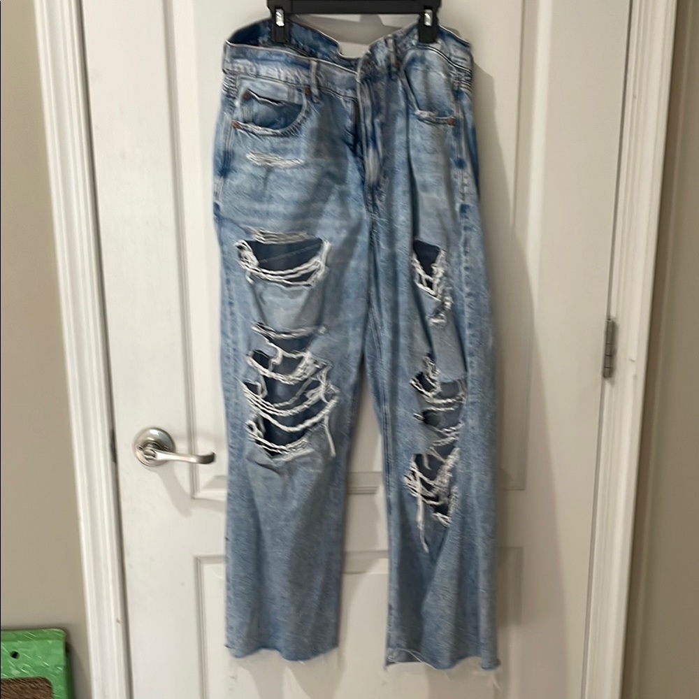 American Eagle Outfitters Light Blue Distressed Boyfriend Jeans